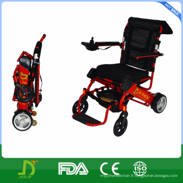 Chaise roulante électrique orientable pour personne âgée